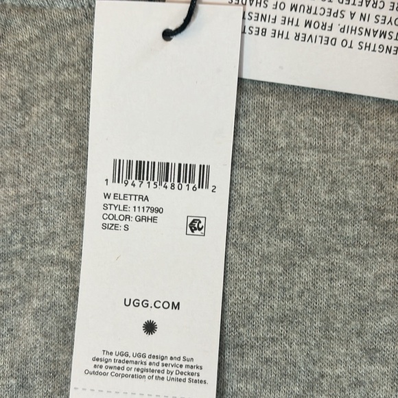 NWT Ugg set in light gray. - Picture 5 of 8